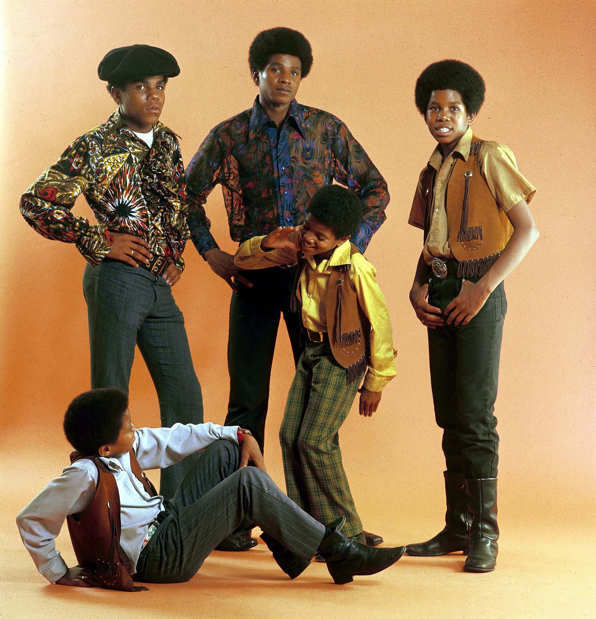 Tito, Jackie, Jermaine, Marlon y Michael Jackson cuando confromaban el grupo "The Jackson 5" (Photo by RB/Redferns)