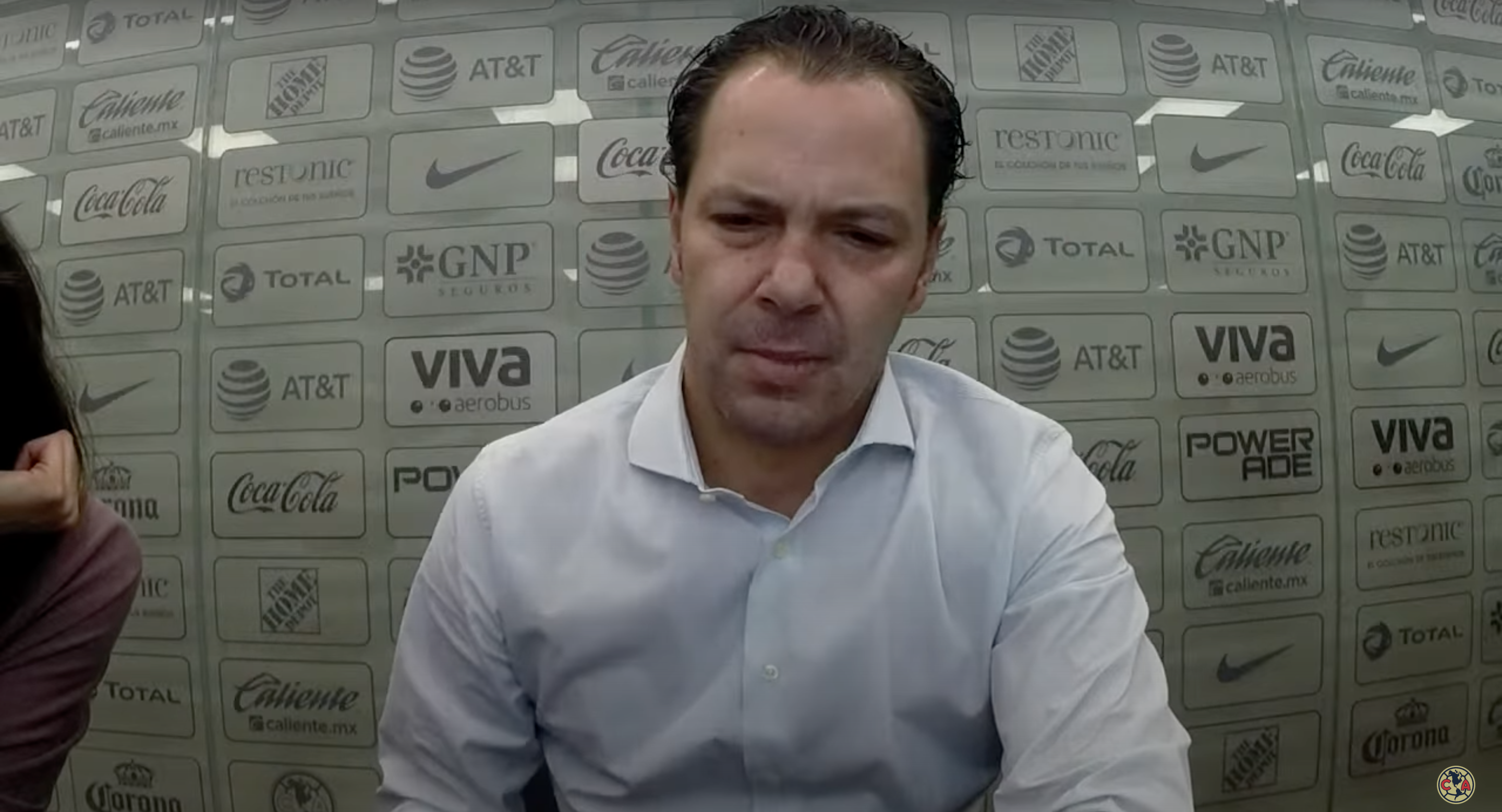 Santiago Baños ha sido blanco de críticas por los fichajes que ha llevado al Club América (Foto: Captura de pantalla - YouTube/Club América)
