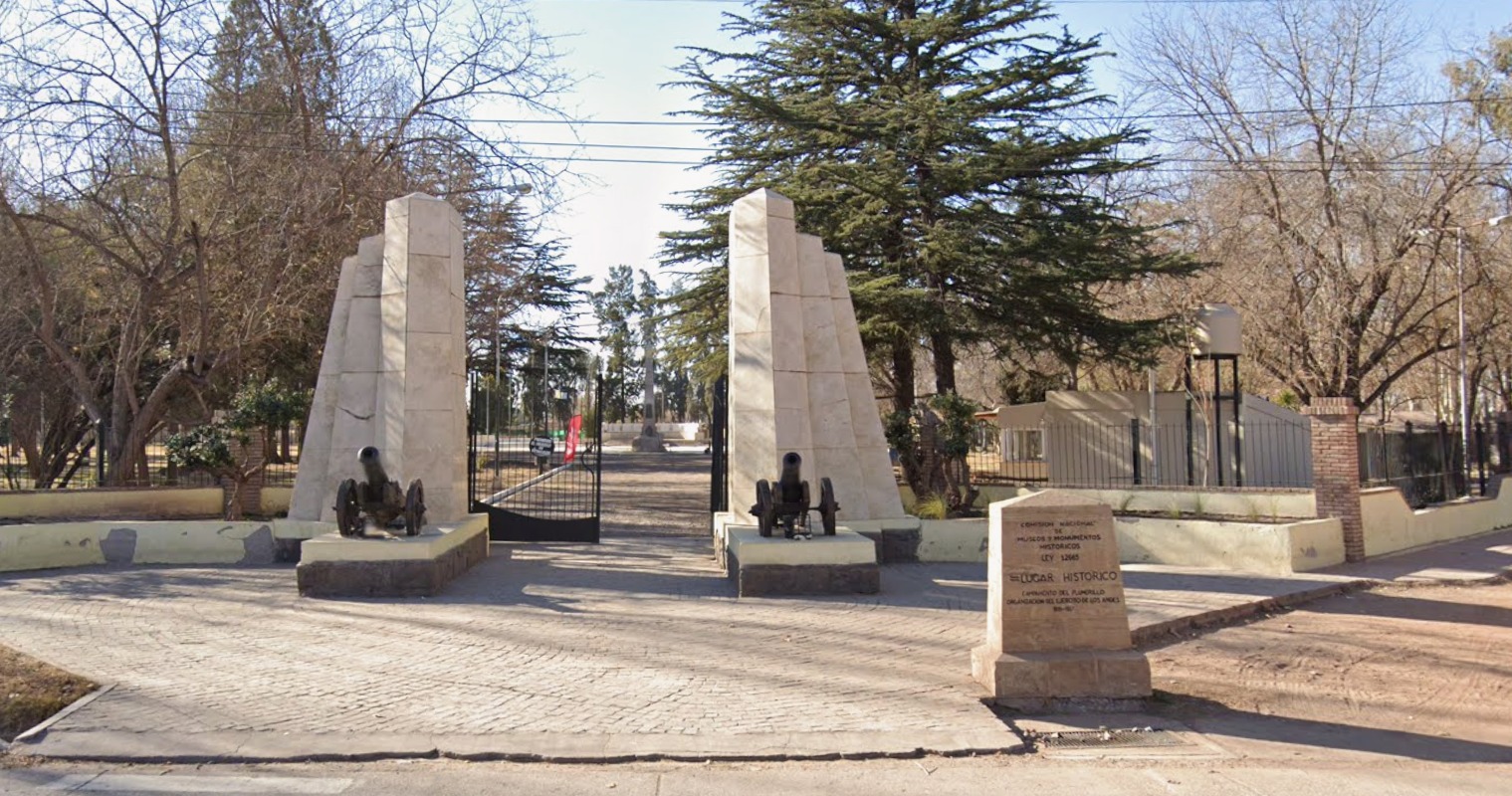 Tres sacerdotes en busca de señales, magos que no hacen magia y la leyenda de una fiesta que une a pueblos y generaciones