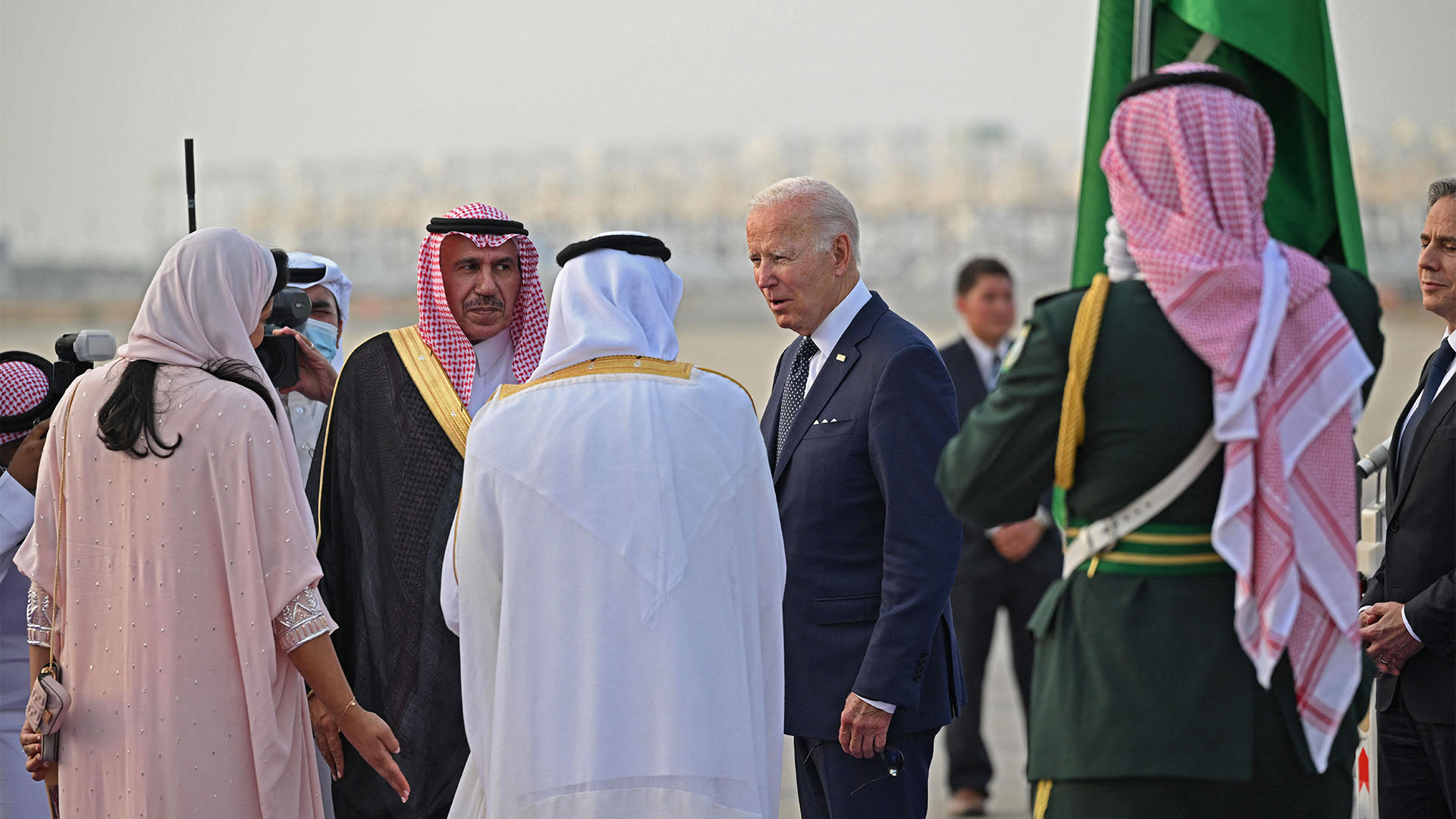 Joe Biden llegó a Arabia Saudita (MANDEL NGAN / AFP)