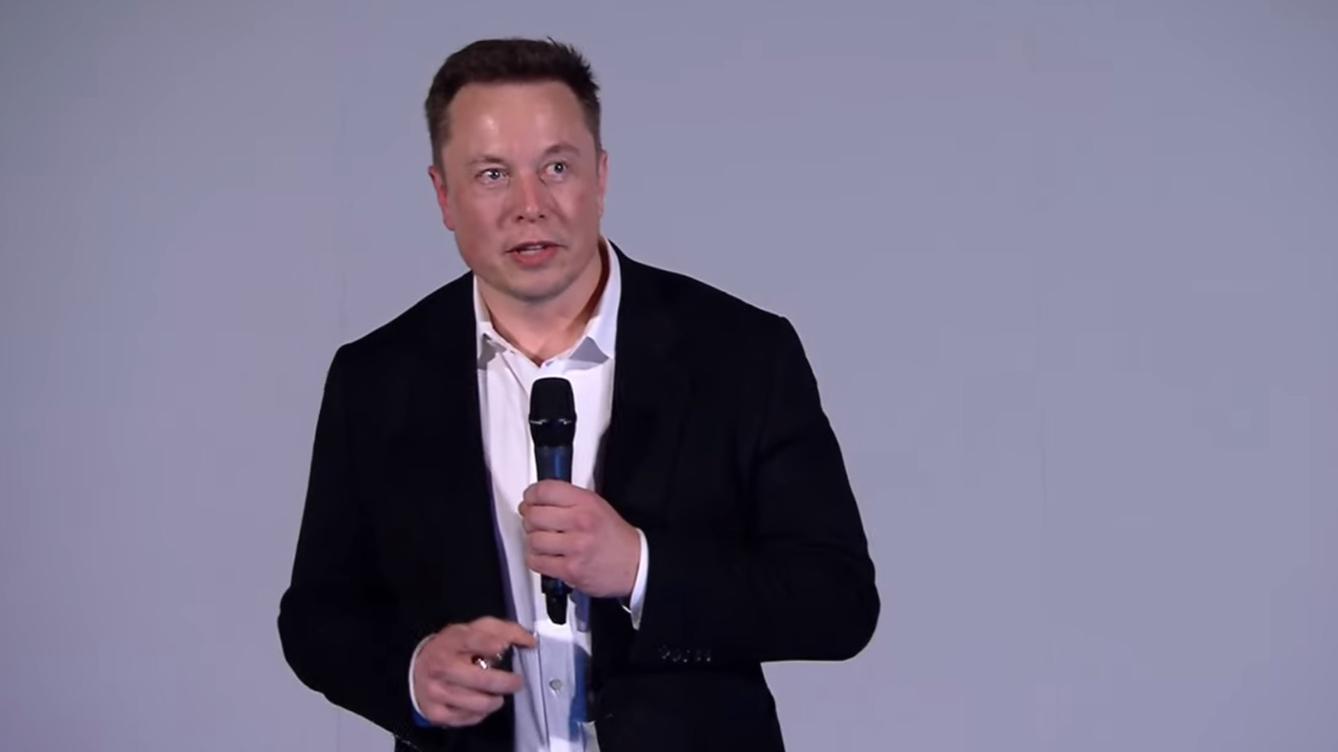 En julio de 2019 Elon Musk dio a conocer detalles sobre la tecnología en la que está trabajando Neuralink.
