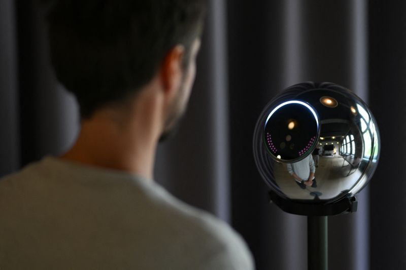 Debemos tomar acciones concretas ante la compra de datos biométricos - Infobae