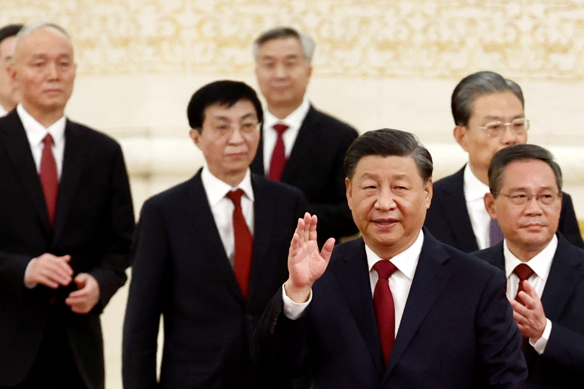 Su designación puso fin al congreso del Partido Comunista, celebrado en Beijing a lo largo de la última semana, que también aprobó un profundo reacomodo en el poder con la renuncia de varios antiguos rivales de Xi