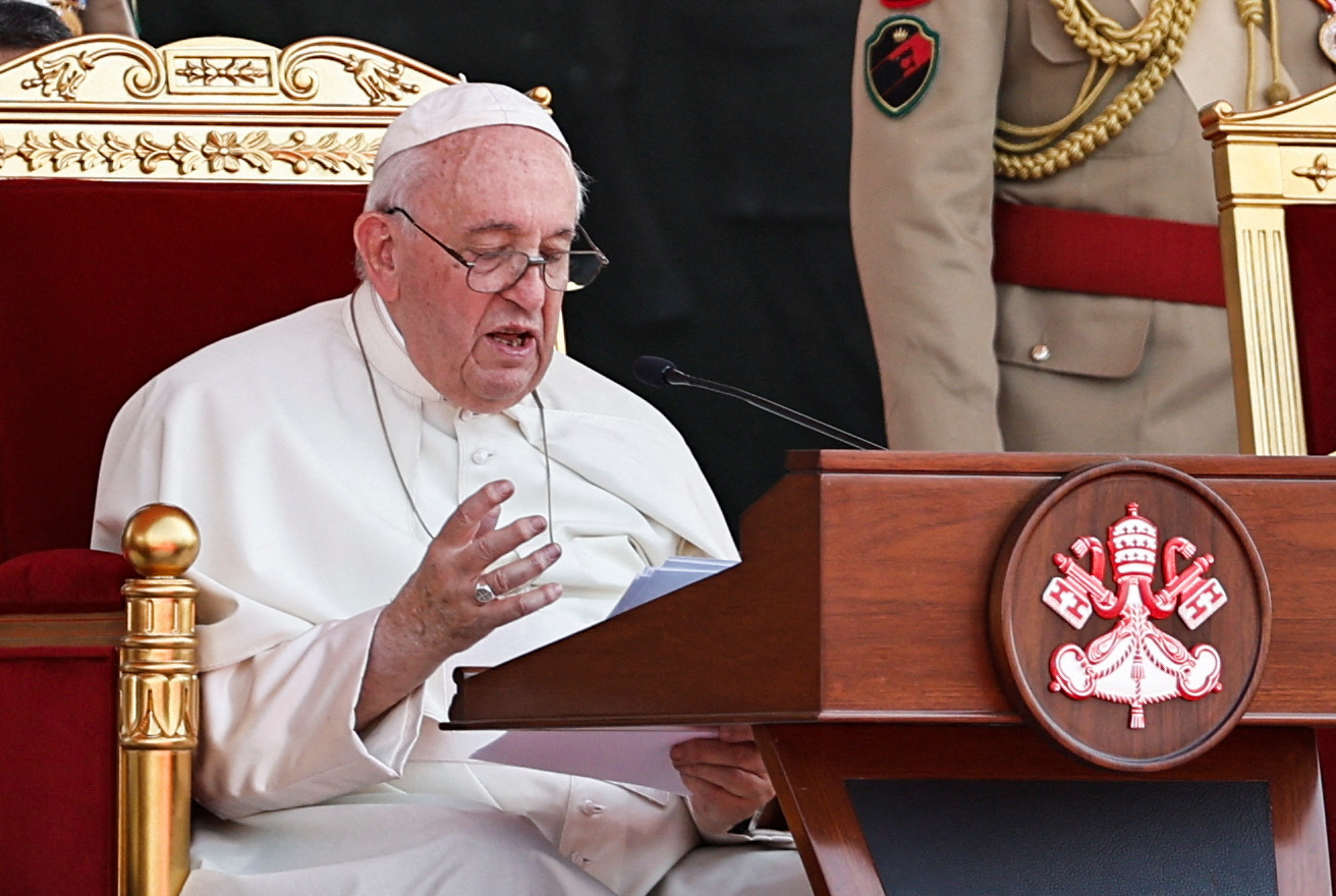 El papa Francisco pronuncia un discurso en el Foro de Bahrein para el Diálogo: Oriente y Occidente para la Convivencia Humana en el Palacio de Sakhir, en Sakhir, al sur de Manama, Bahrein, el 4 de noviembre de 2022. REUTERS/Hamad I Mohammed