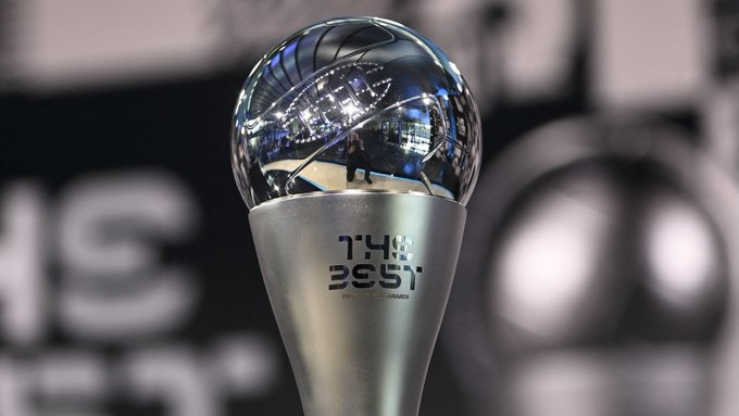 Santiago Montiel ganó el premio Puskás en la gala de los The Best por su golazo de chilena para Independiente