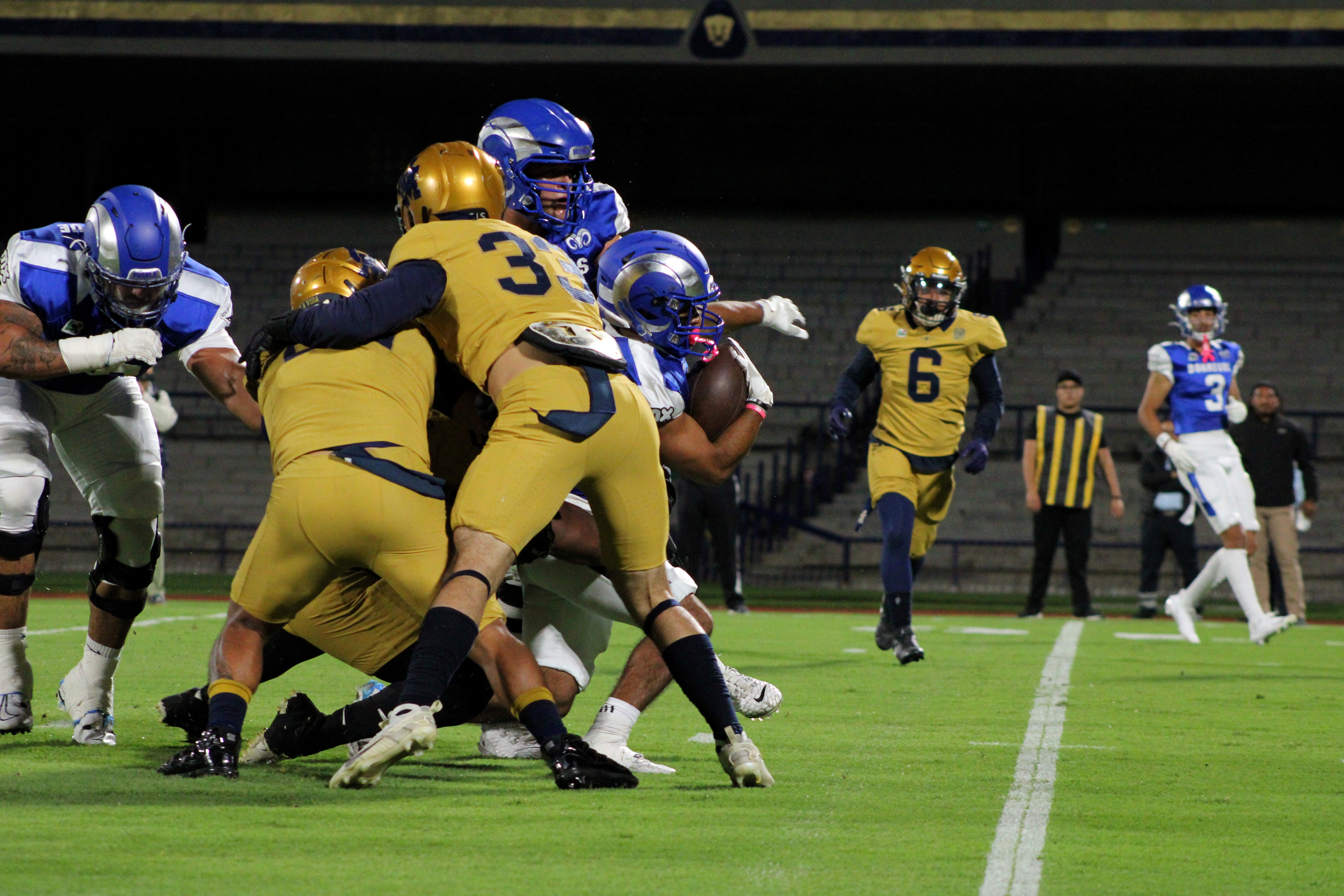 En lo que representa la tercera victoria consecutiva del representativo de futbol americano de la Universidad Nacional, los Pumas de Ciudad Universitaria vencieron al Instituto Tecnológico y de Estudios Superiores de Monterrey (ITESM) campus Puebla