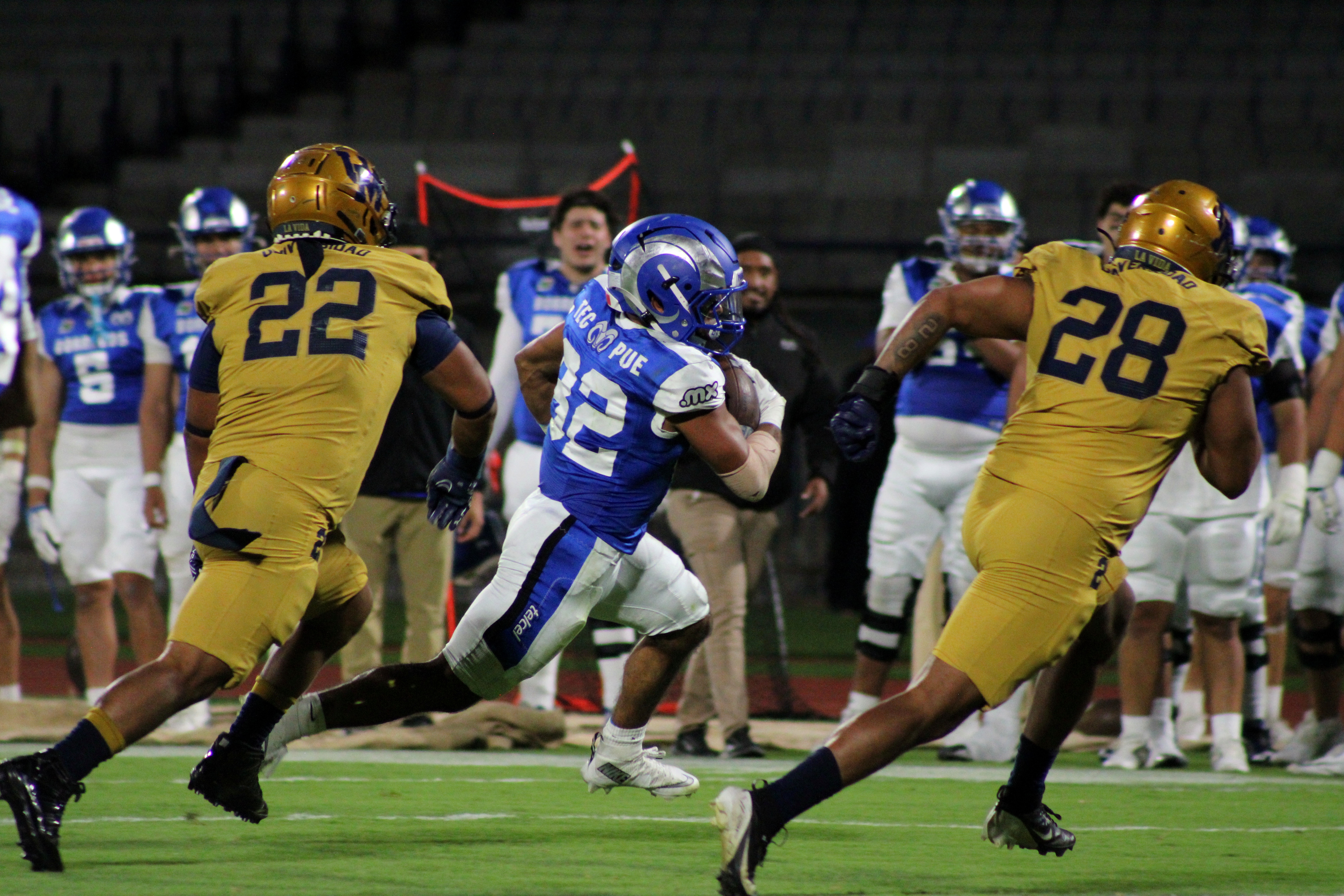 En lo que representa la tercera victoria consecutiva del representativo de futbol americano de la Universidad Nacional, los Pumas de Ciudad Universitaria vencieron al Instituto Tecnológico y de Estudios Superiores de Monterrey (ITESM) campus Puebla