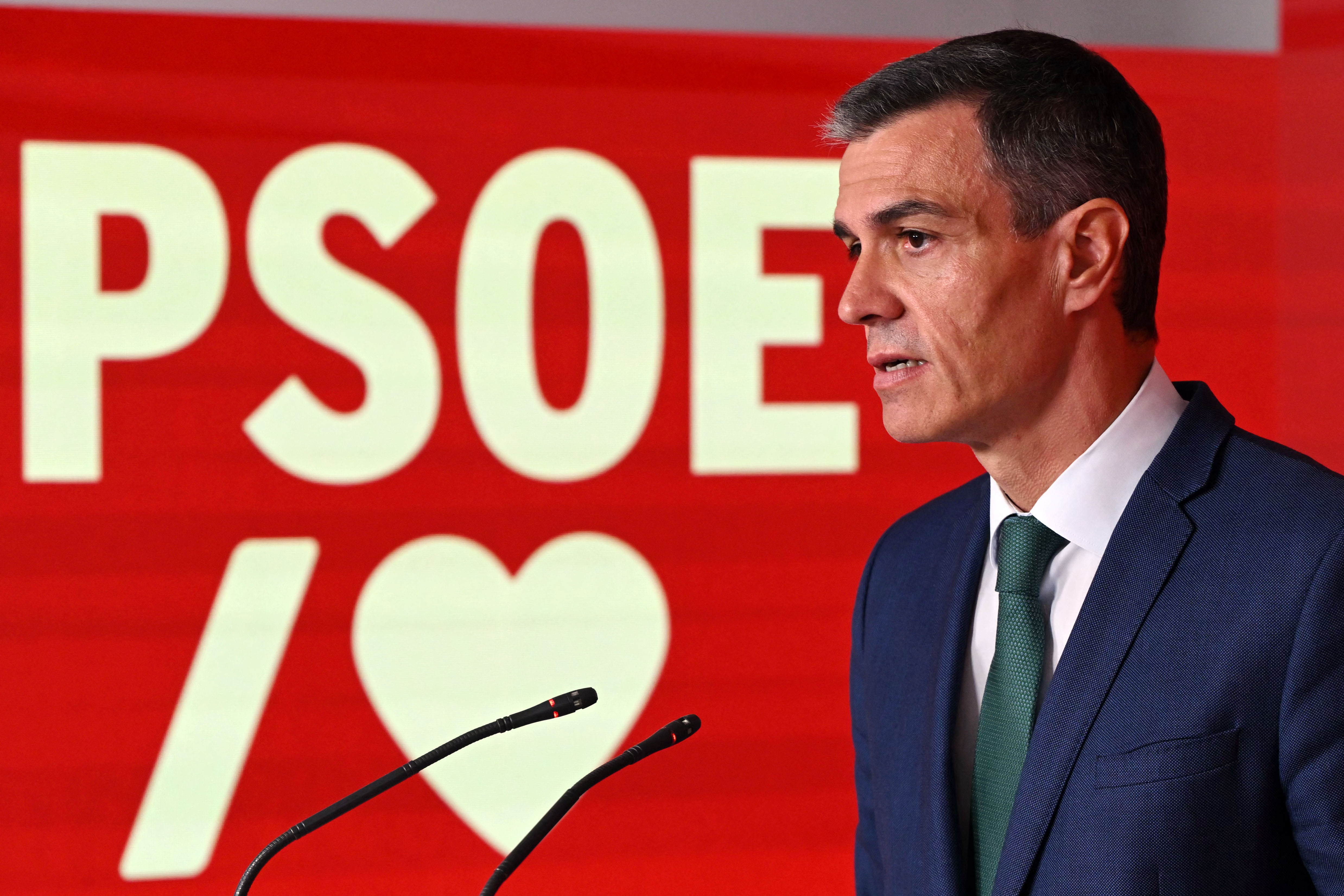 La Nación / Pedro Sánchez reta a la oposición española a plantear una  moción de censura