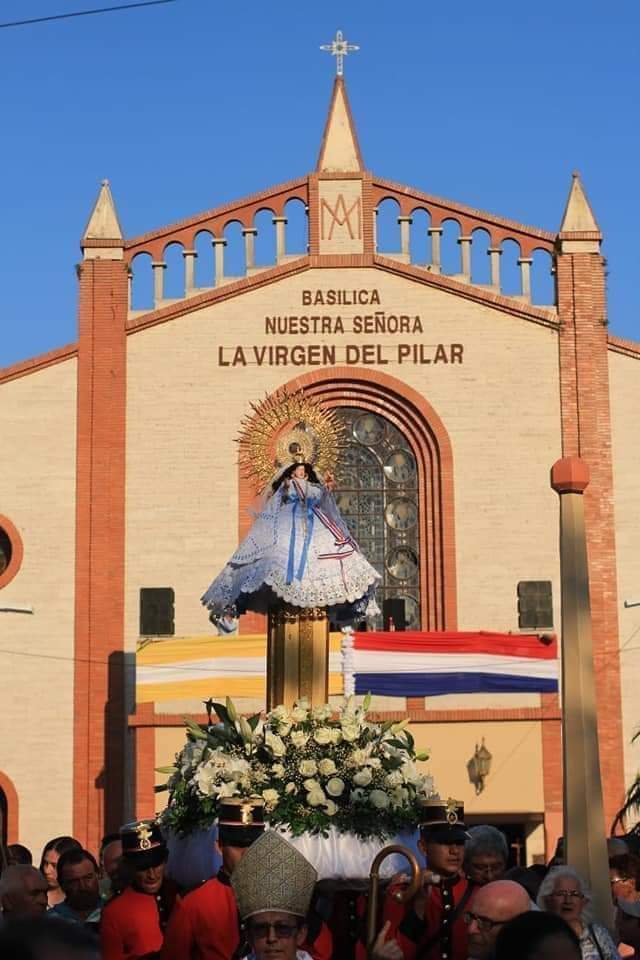 Tripadvisor - Explicación de las cintas de la Virgen del Pilar. - صورة  ‪Basilica de Nuestra Senora del Pilar‬، سرقسطة