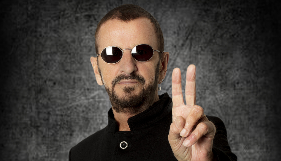Ringo Starr suspende su gira tras dar positivo a COVID