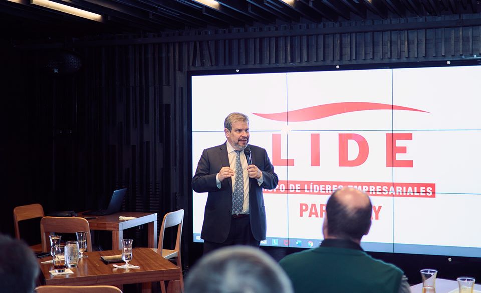 El ex ministro de Hacienda Manuel Ferreira destacó que muchas empresas optaron por la modalidad del teletrabajo y por sustituir sus espacios físicos por los virtuales, ahorrando costos. Foto: Archivo.