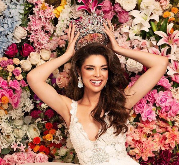 La Nación / Hola TV entrevistó a Nadia Ferreira, Miss Universo Paraguay