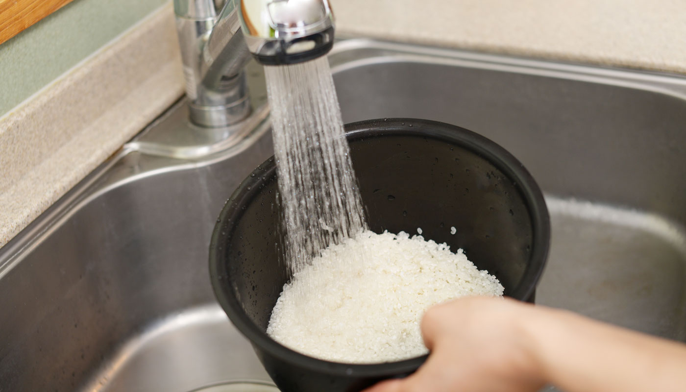 La Nación / ¿Es necesario lavar el arroz antes de cocinarlo?