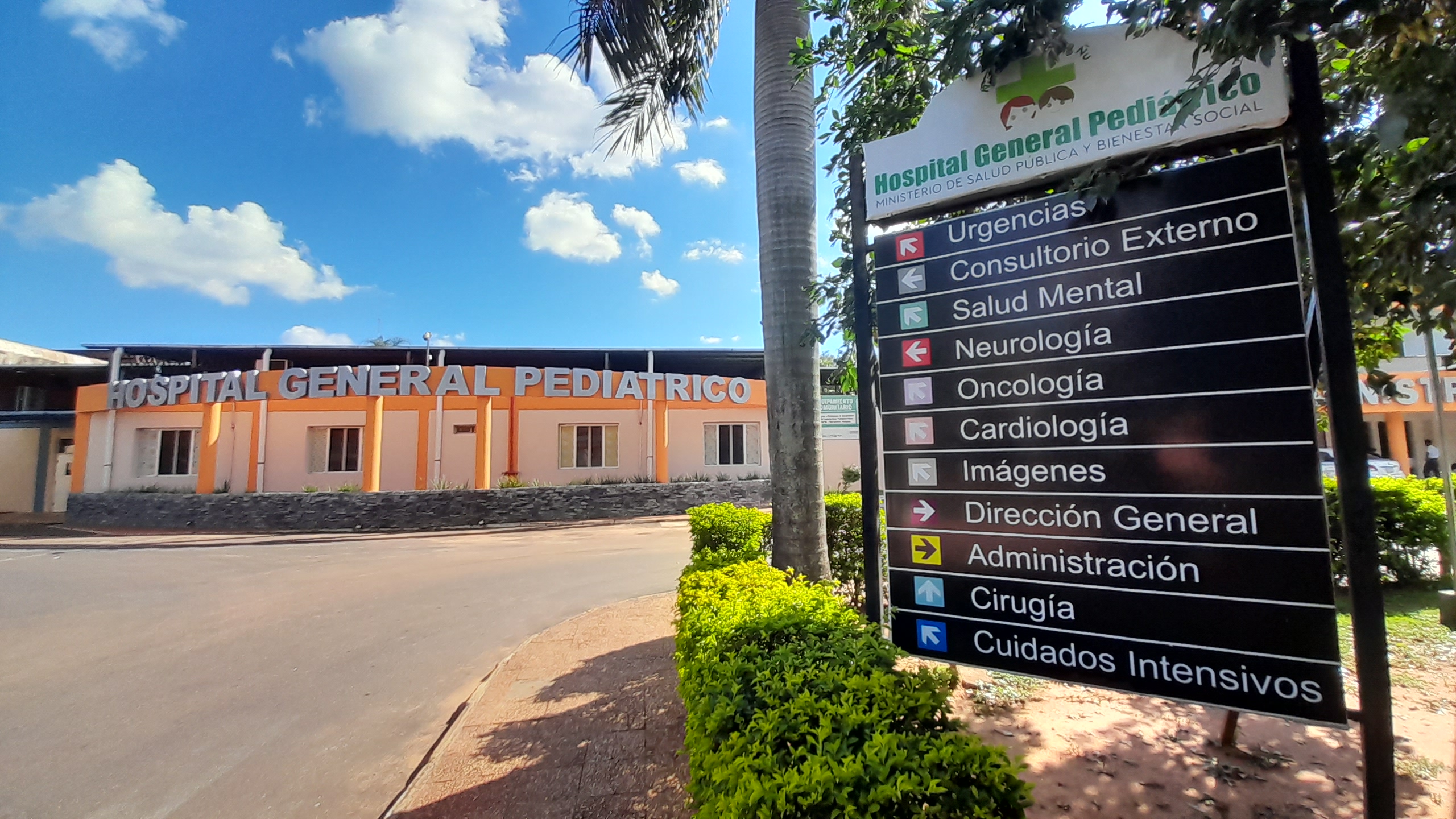 Hospital Acosta Ñu tiene siete niños internados en terapia intensiva por dengue