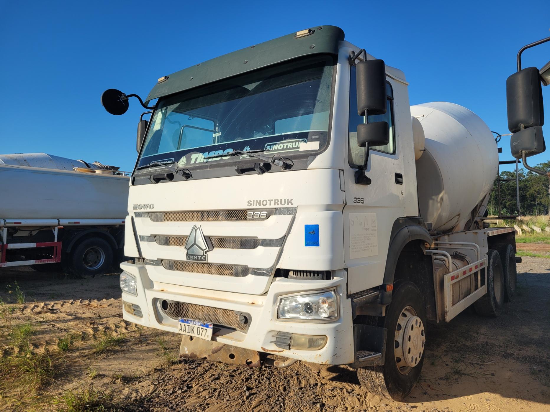 La Nación / Petrolera boliviana suspenderá a empresas que enviaron a  camioneros