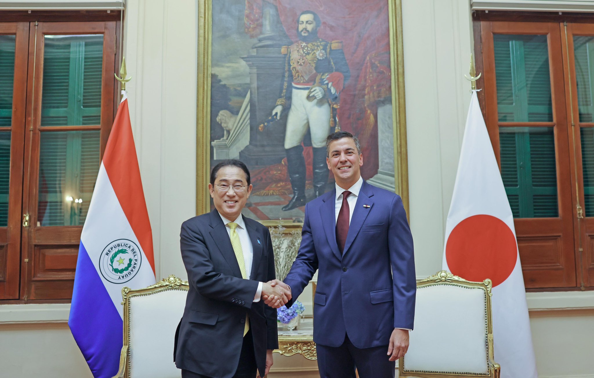 Primer ministro de Japón llega a Paraguay para profundizar lazos