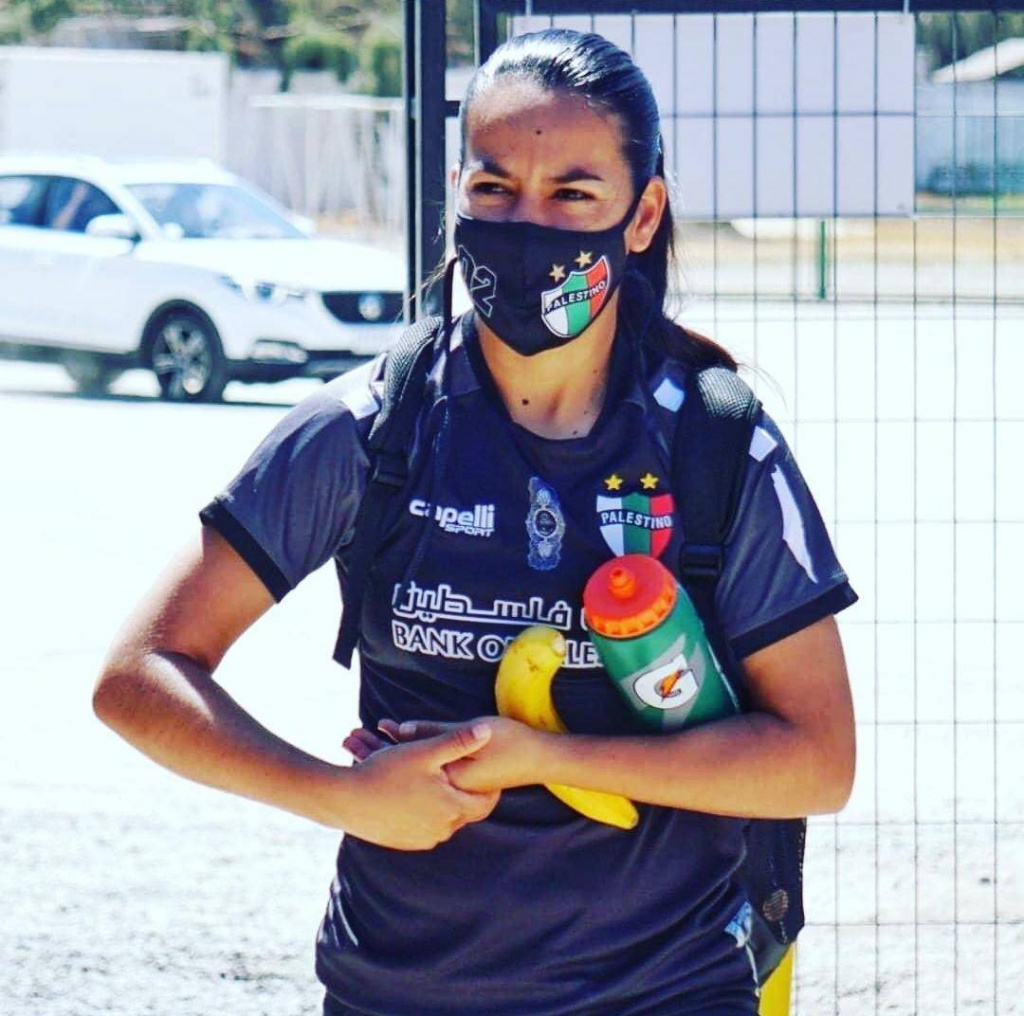La atleta llega a las inmediaciones de Palestino de Chile.