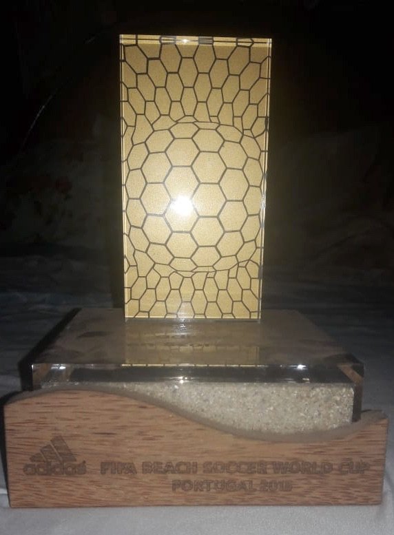 El trofeo de goleador mundial del 2015.