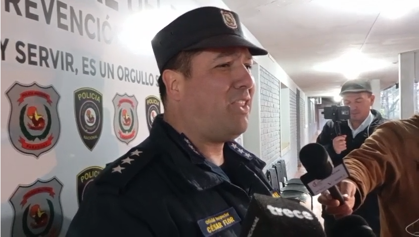 El oficial inspector César Flor resaltó que ya tienen pistas de los presuntos integrantes de la banda. Foto: Captura Corresponsal Carlos Sánchez