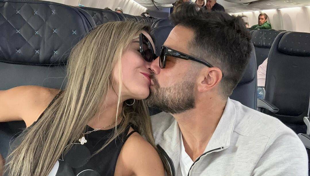 A nueve años de su primer viaje juntos, ahora lo hacen al mismo destino de aquella vez: Cancún.