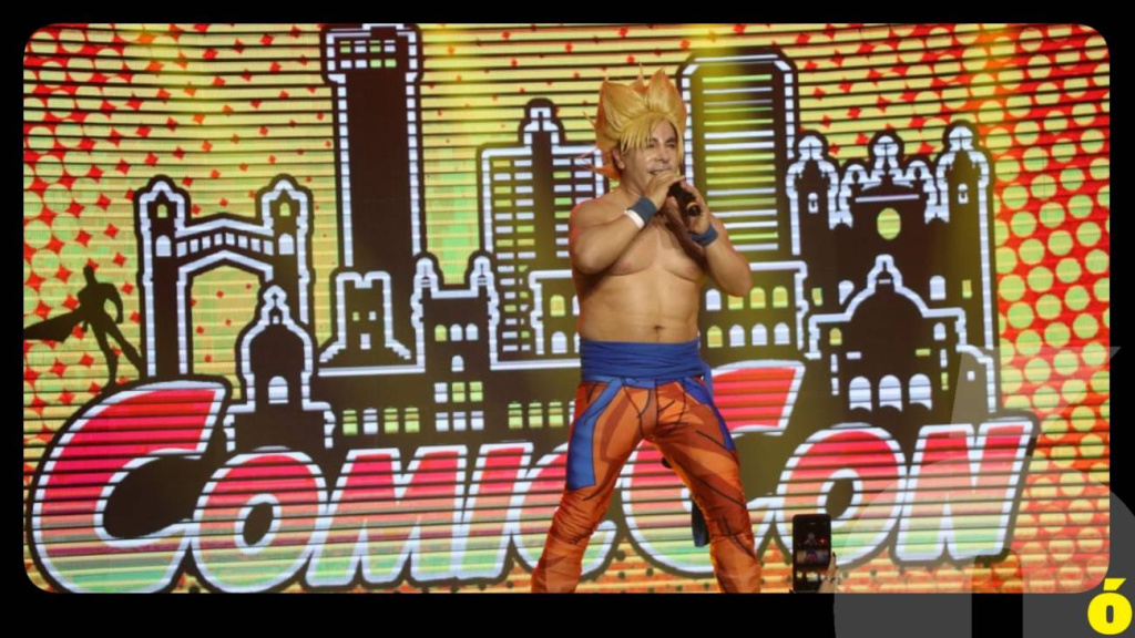 César Franco entonó así la canción de Dragon Ball. (Cristóbal Núñez)