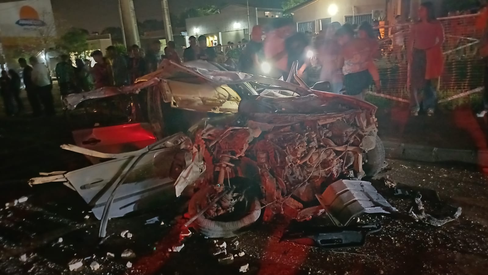 Así quedó el auto de toda la familia que falleció en el trágico choque vai.