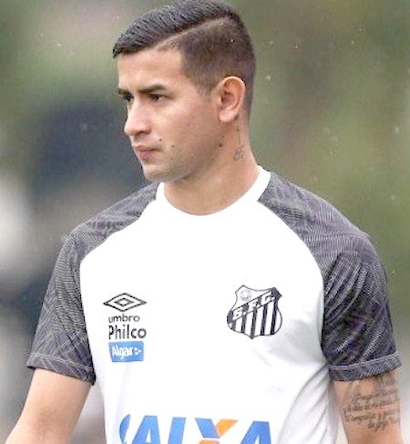 Derlis González, ofensivo.