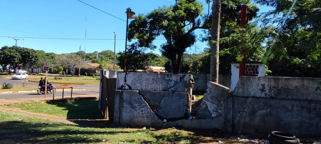 Estación de bombeo de líquidos cloacales, a unos 100 metros de la oficina de medio ambiente de la EBY.