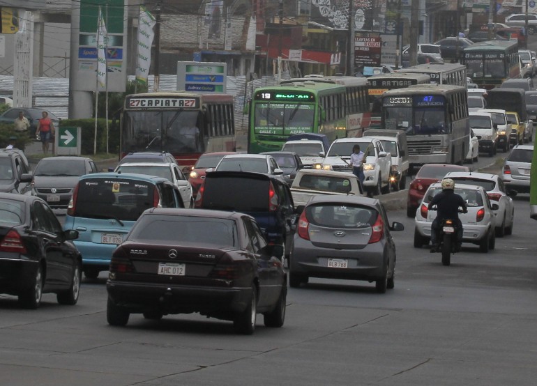 Florentín Jiménez lamentó que la deficiencia de un servicio de transporte público de calidad se evidencia con una mayor saturación de vehículos particulares en circulación.