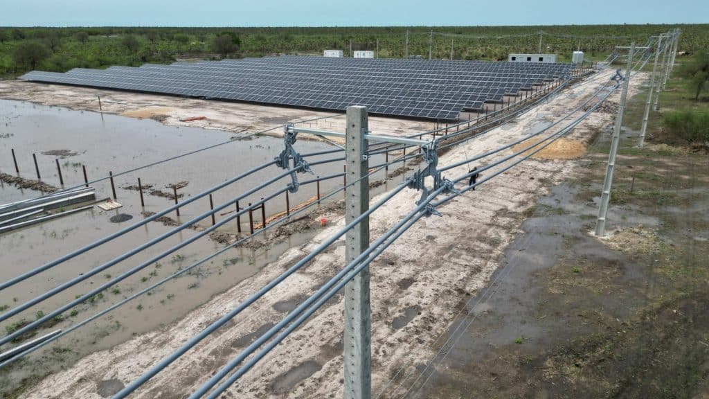 En Loma Plata se construyó una planta solar.