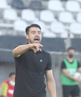 Julio Cáceres, entrenador de Olimpia.