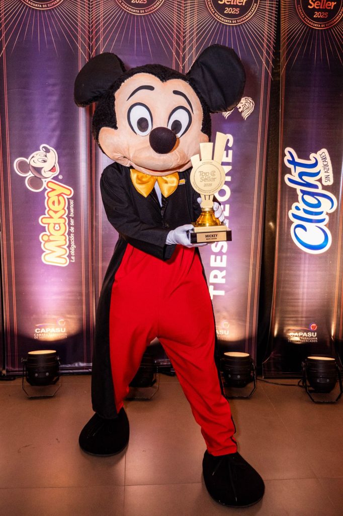 Mickey galardonado.