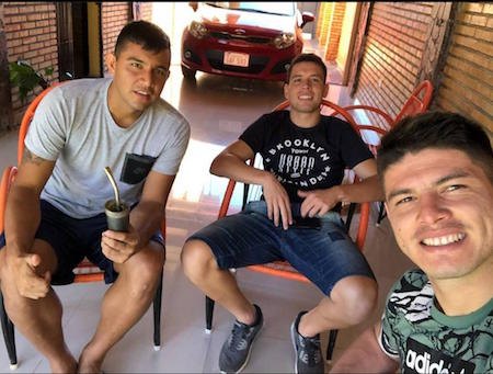 Con dos de sus mejores amigos, Alfredo Aguilar y Nildo Viera.