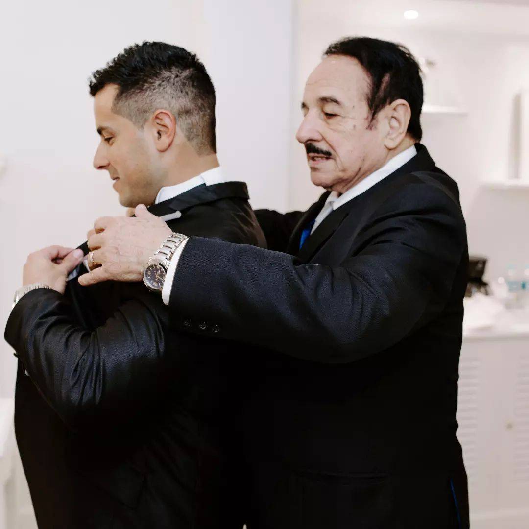 Nizugan Junior junto a su padre, el día de su casamiento y solo meses antes de la partida de don Juan Bautista Castillo. (FOTO: @nizuganjr)