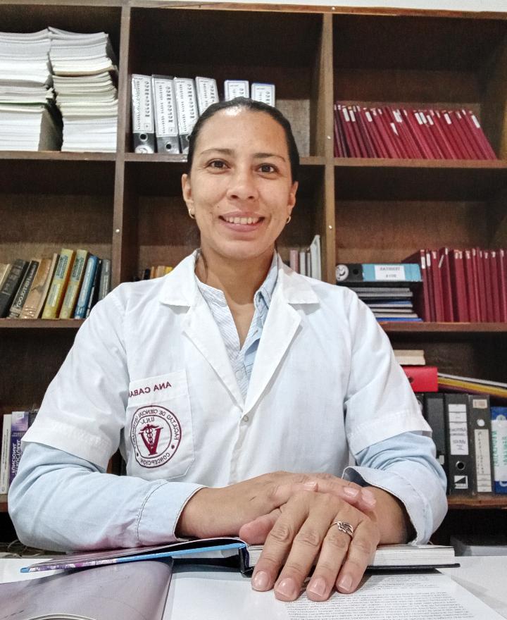Donde la teoría se une a la práctica. Ana Carolina, uniendo la rigurosa investigación académica con la pasión por la sanidad animal.