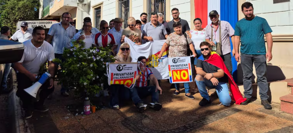 Ciudadanos movilizados presionaron en la Junta para asegurar la anulación del veto del intendente.
