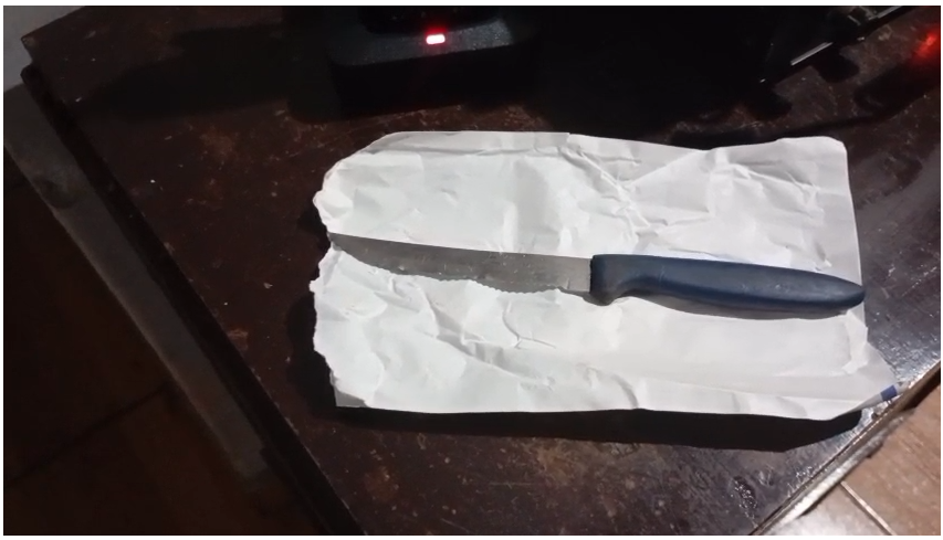 Este sería el cuchillo con el que agredió a la joven. Foto: Corresponsal Carlos Sánchez