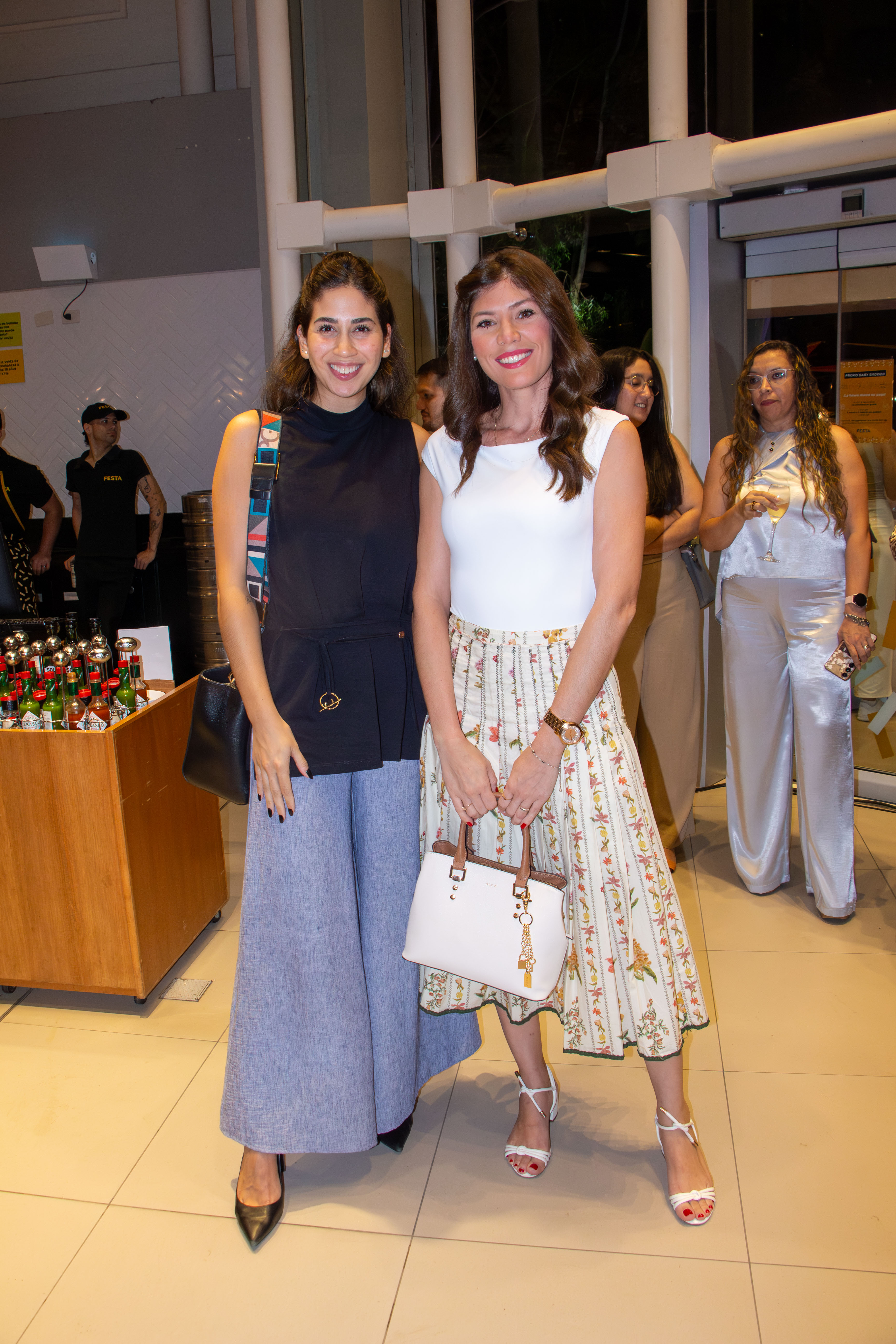 Paulina Rivarola y Gabriela Morel