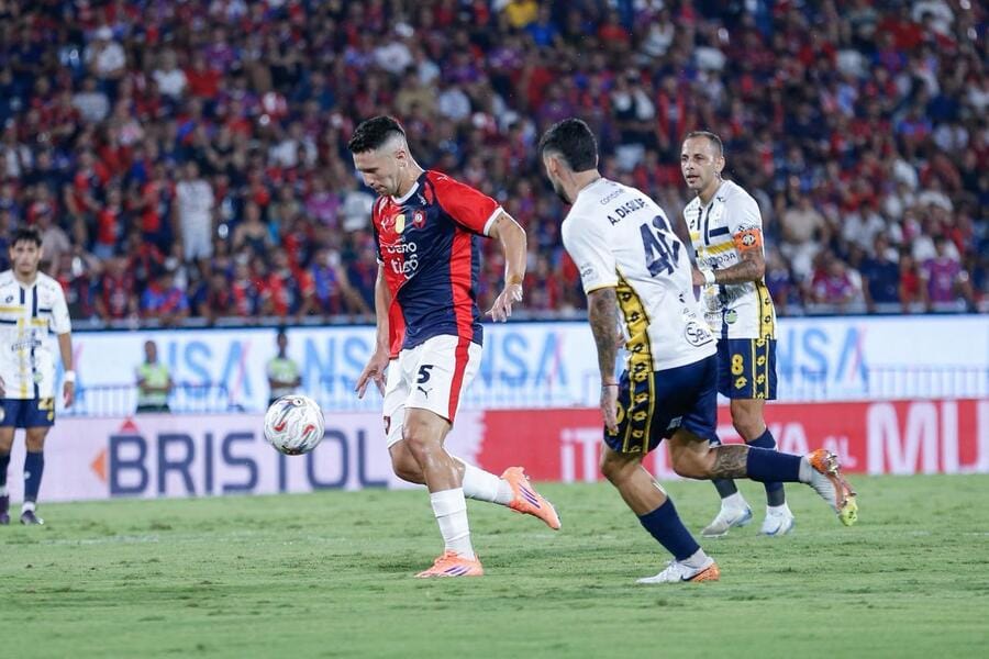 Buscando definir el vicecampeonato, Cerro y Nacional juegan en simultáneo. Foto: APF