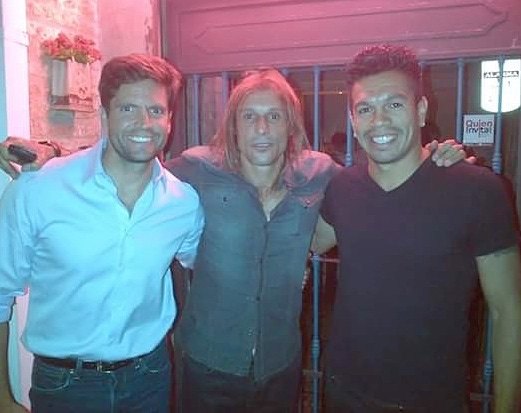 Con su amigo Claudio Paul Caniggia, “El Pájaro”.