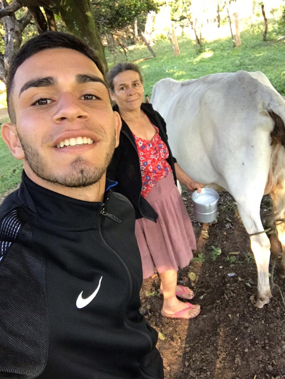 Acá Cristian con su madre, doña Sebastiana.