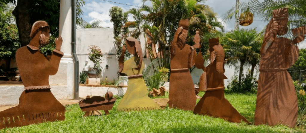 Imágenes fabricadas con lata.