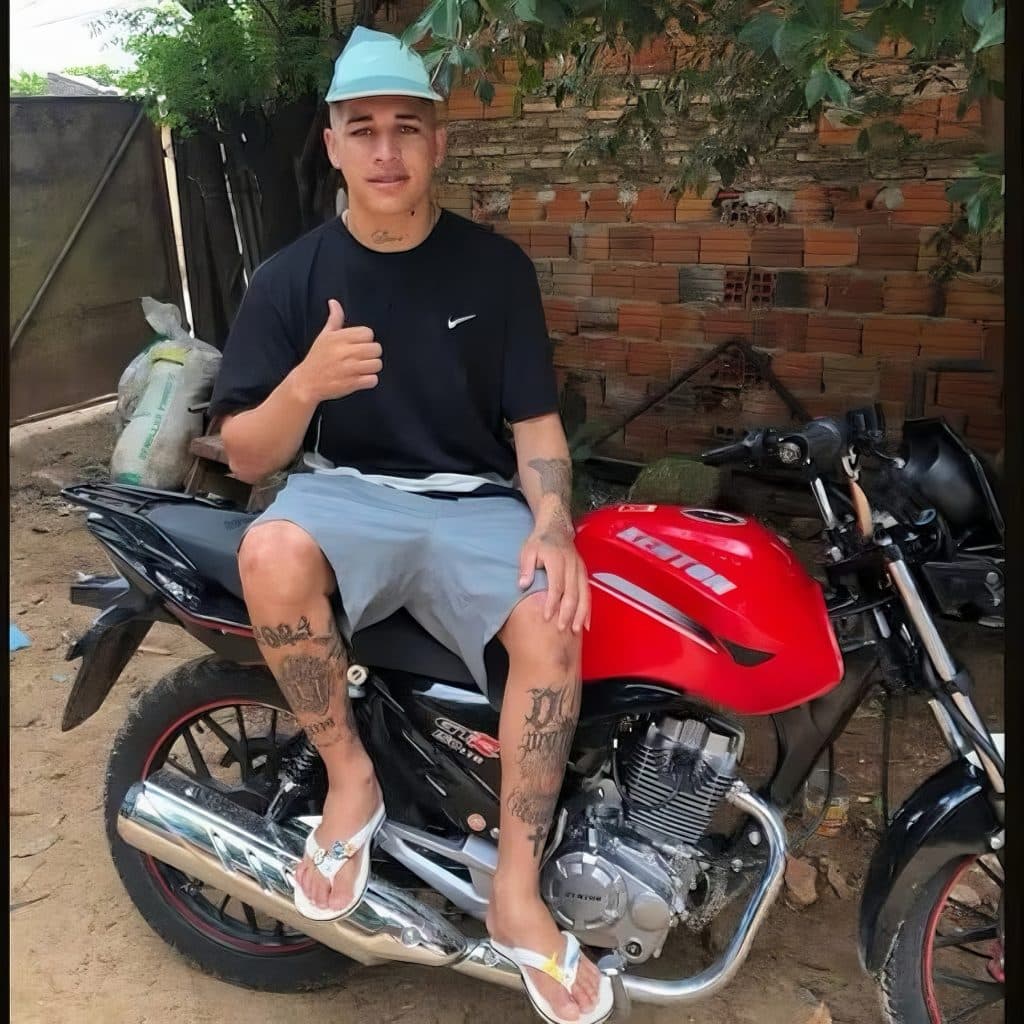 Emerson Giovanni Ruiz Costa, de 20 años, alias “Pingüi” fue abatido por el dueño de casa.