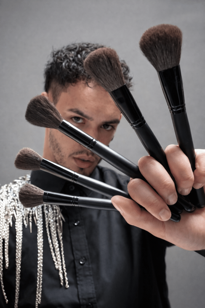 William Morel, maquillador profesional.
