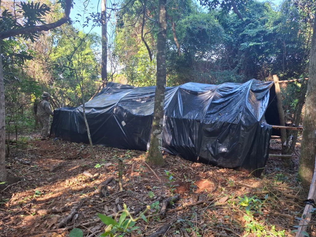 Durante el procedimiento se desmantelaron cuatro campamentos.
