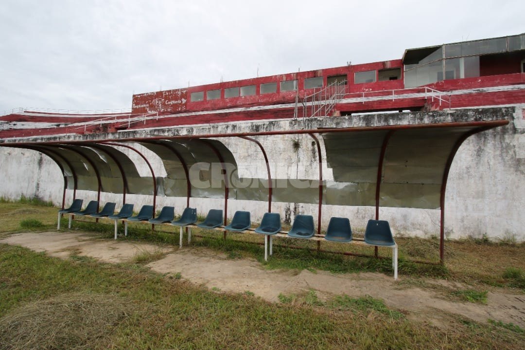 La banca de suplentes tendrá que ser renovada completamente. Foto: Néstor Soto