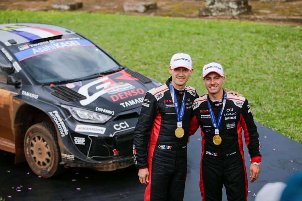 Ogier (izq.) y Vincent Landais ganadores del WRC ueno Rally del Paraguay 2025.