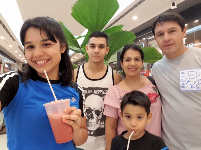 La familia de Valentín, que lo acompaña en todo momento.