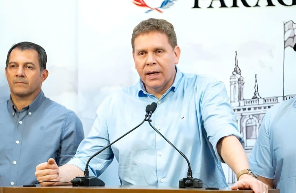 Añadió que, a pesar del retraso, la empresa catarí mantiene su compromiso de entrega.