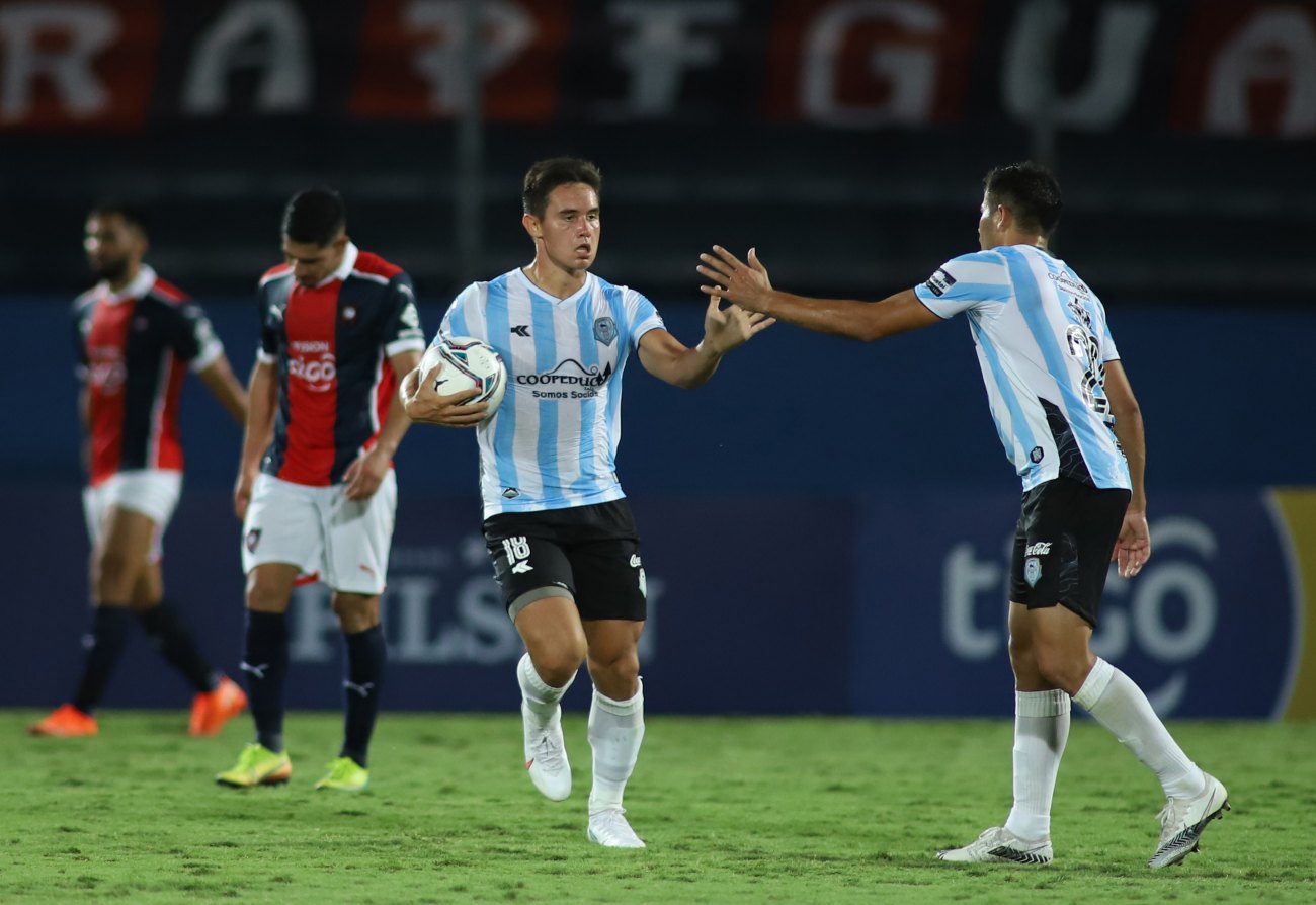Fernando Romero hizo el descuento para Guaireña, que tres minutos después llegó al empate.